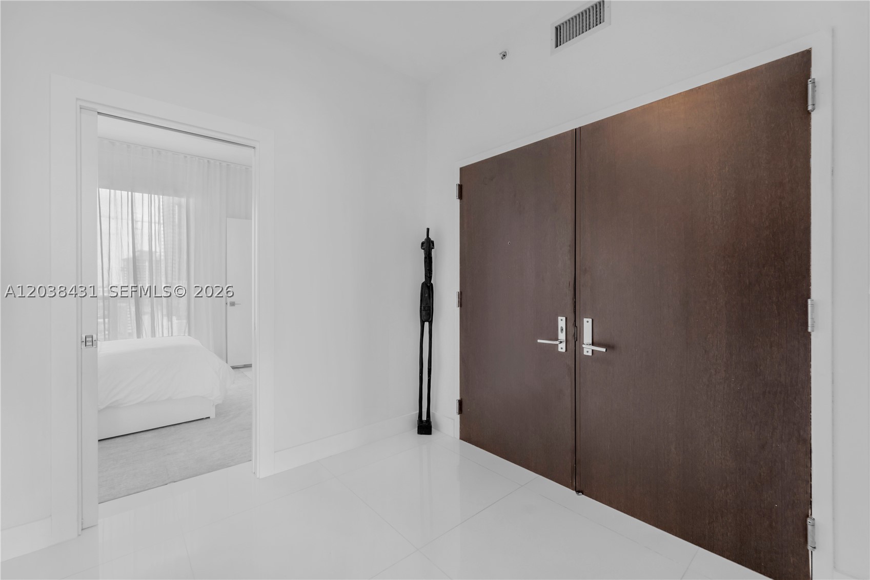 900 Biscayne Blvd #2302, Miami FL 33132