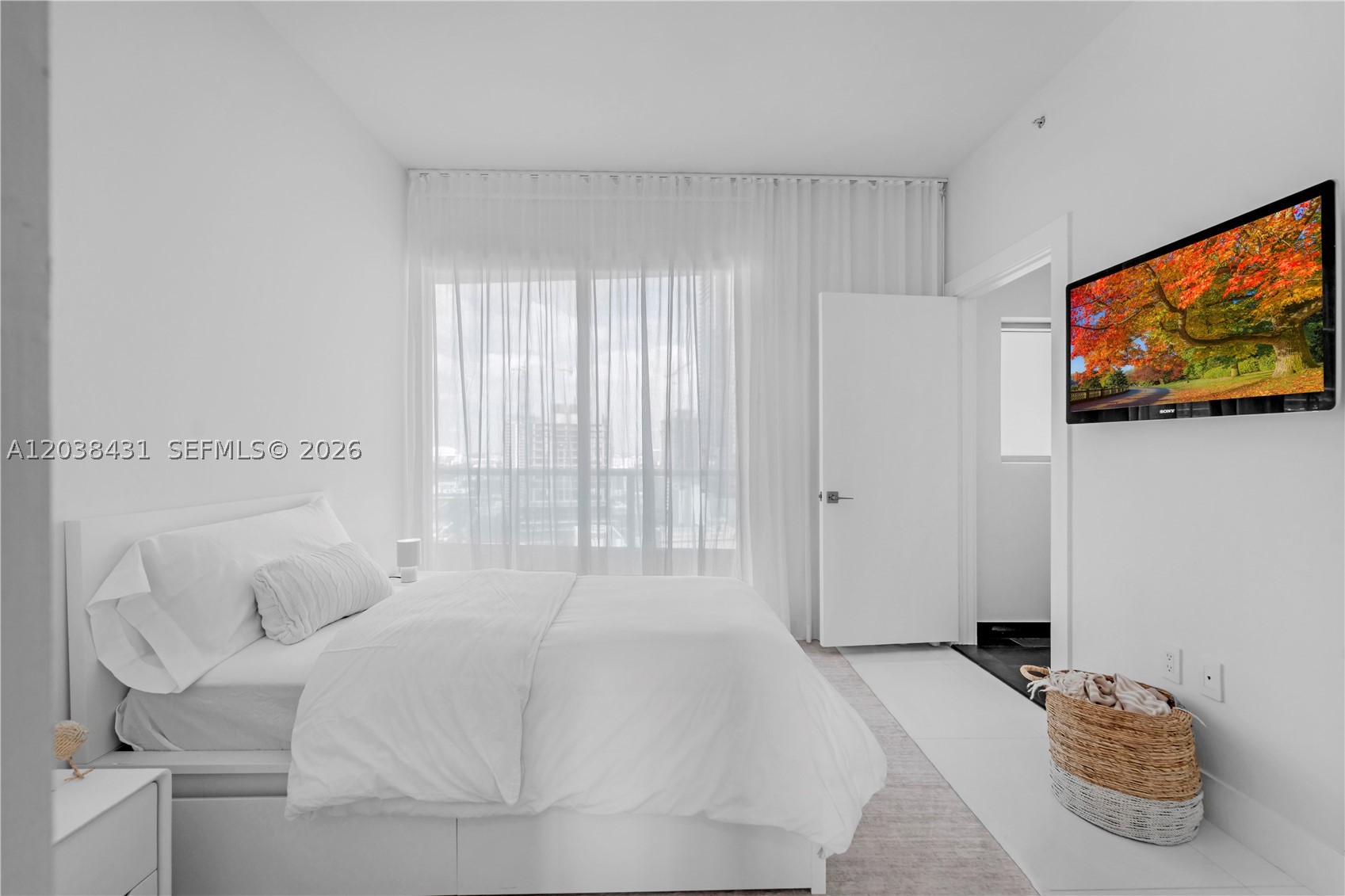 900 Biscayne Blvd #2302, Miami FL 33132