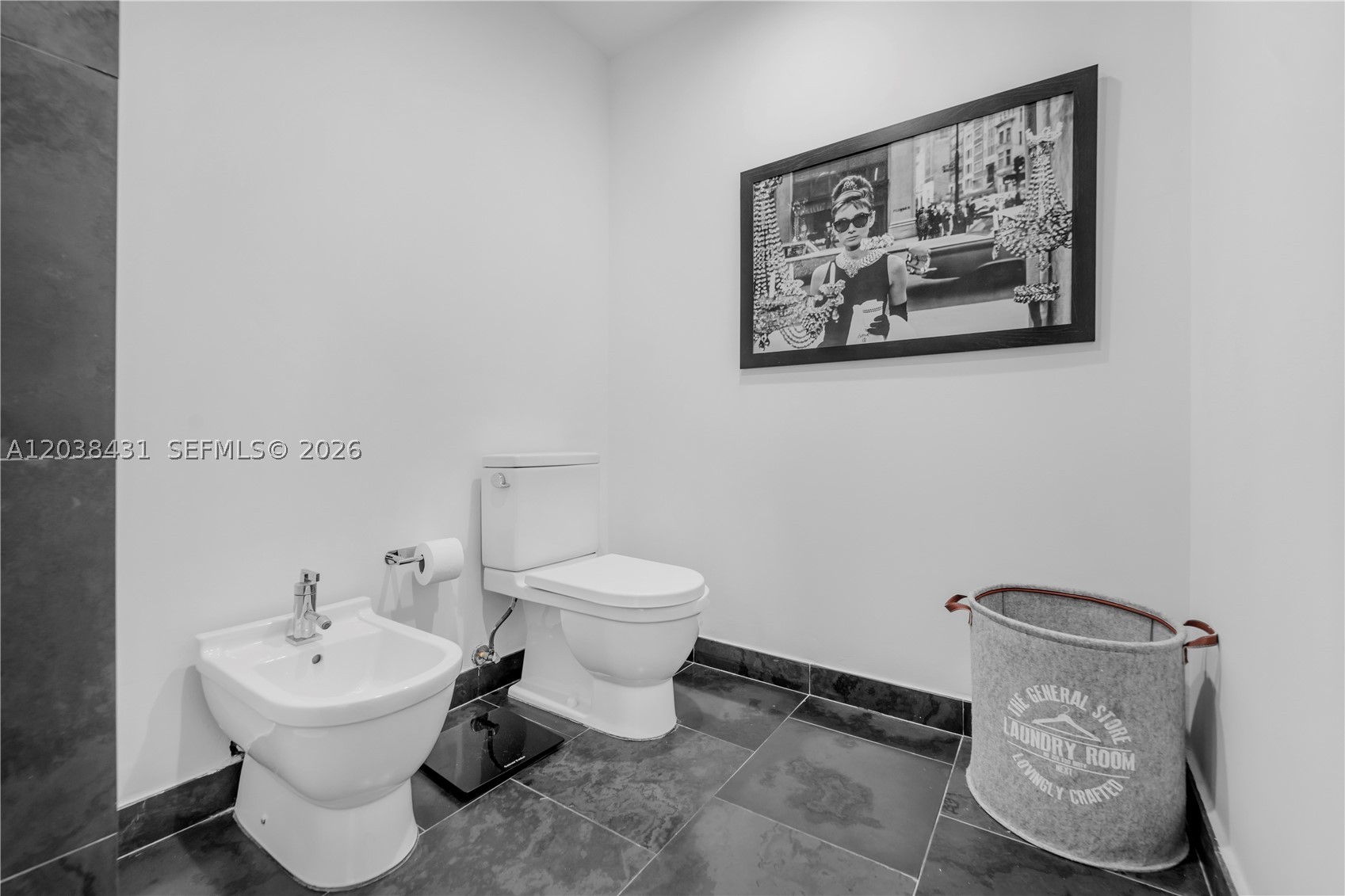 900 Biscayne Blvd #2302, Miami FL 33132