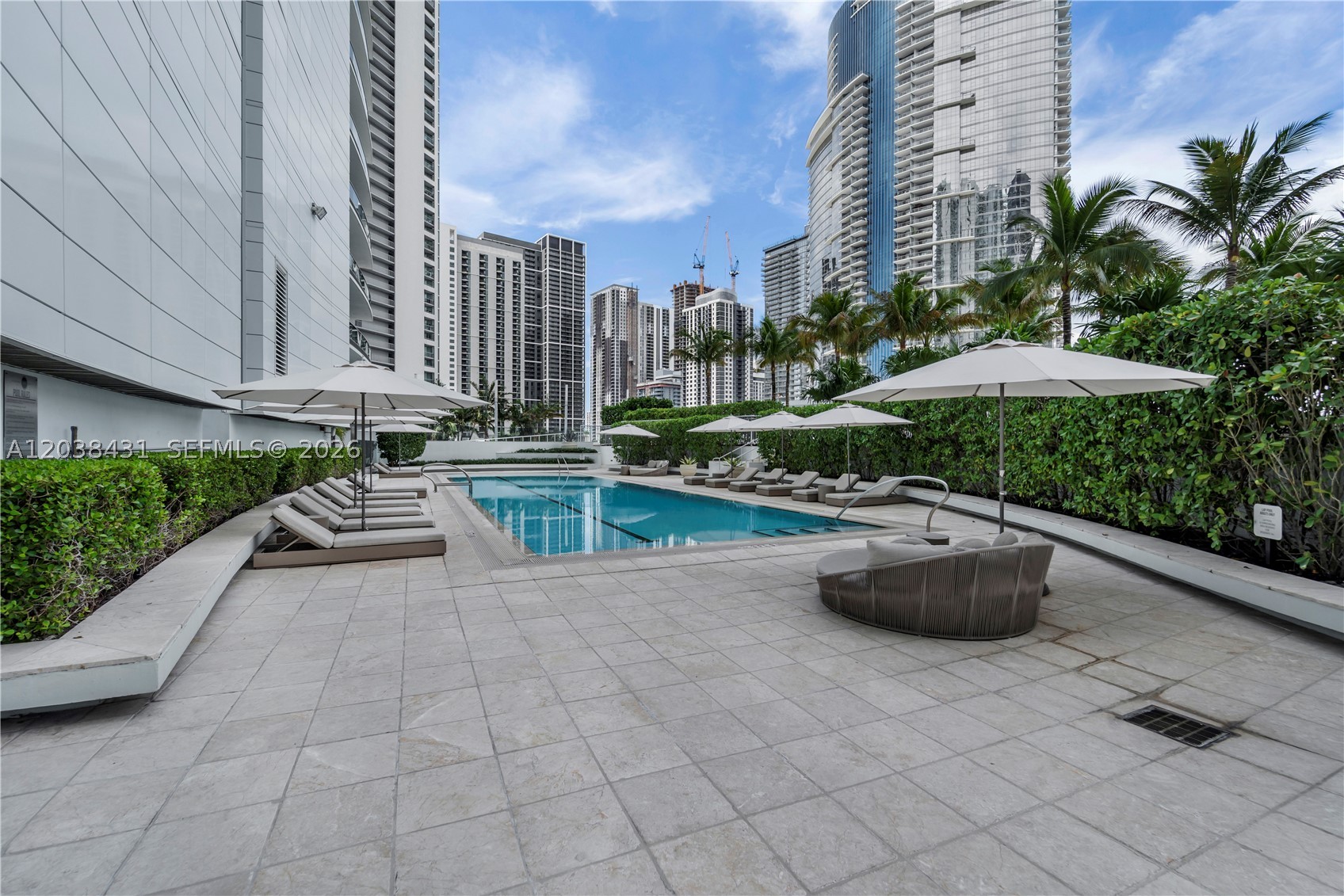 900 Biscayne Blvd #2302, Miami FL 33132