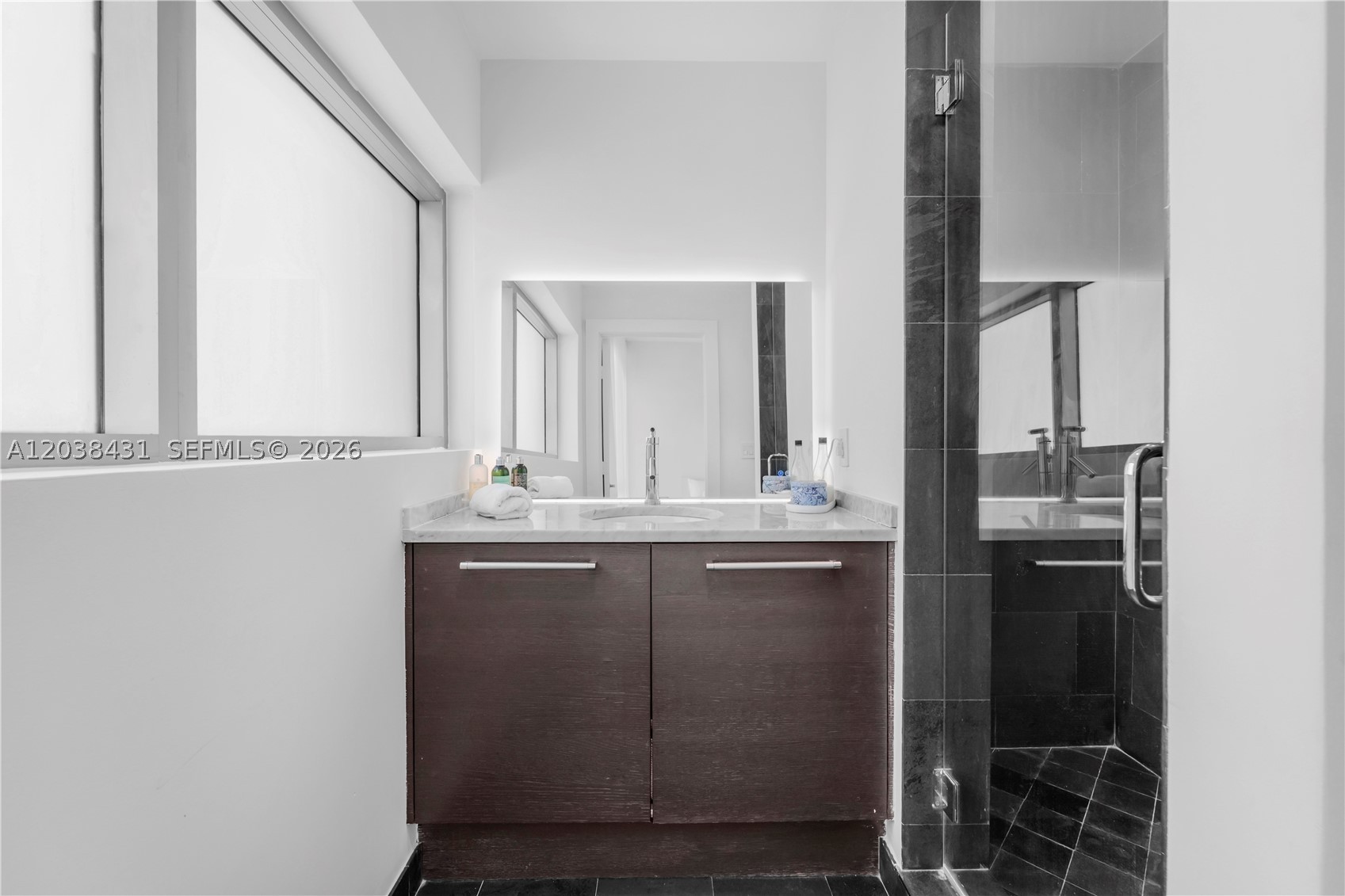 900 Biscayne Blvd #2302, Miami FL 33132