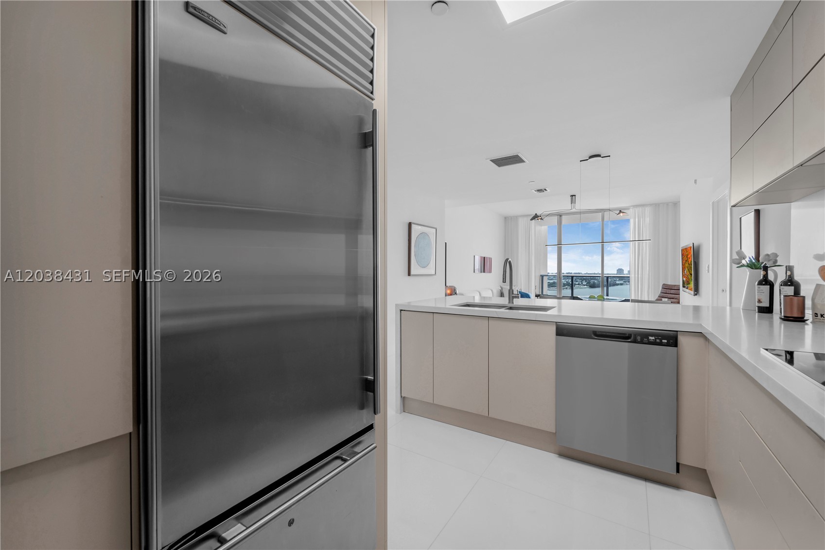 900 Biscayne Blvd #2302, Miami FL 33132