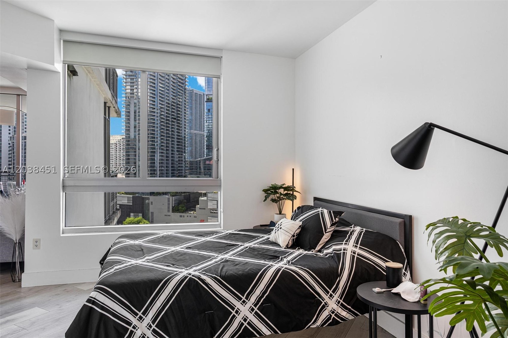 350 S Miami Ave #2108, Miami FL 33130