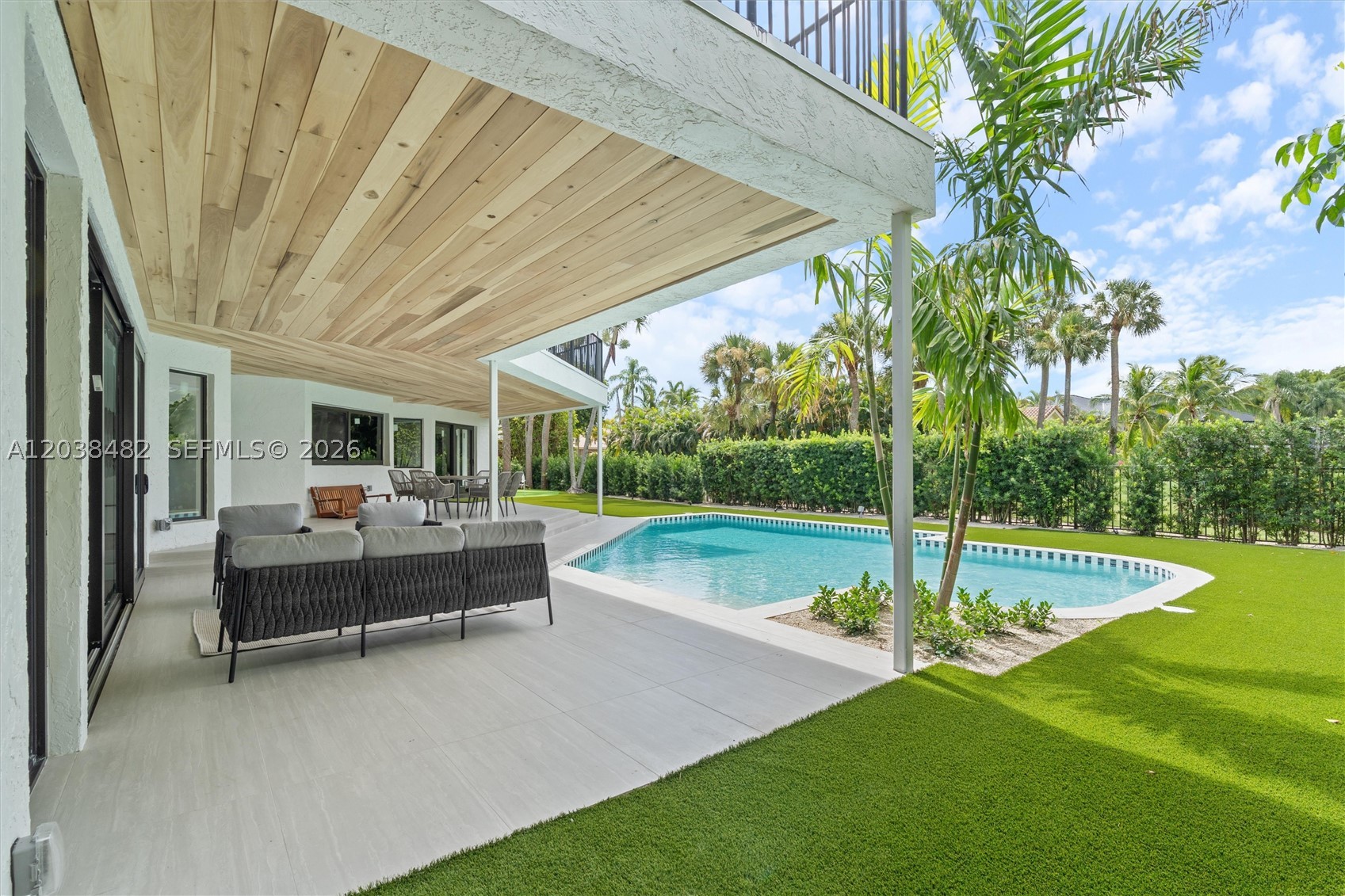 7190 Valencia Dr, Boca Raton FL 33433