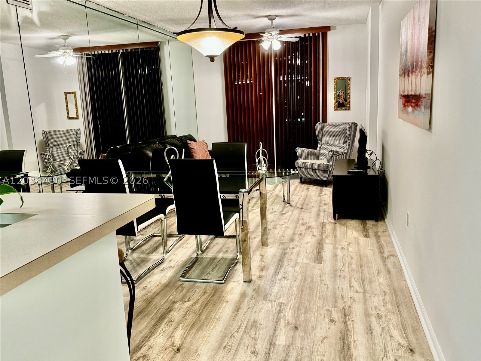 185 SE 14th Ter #1812, Miami FL 33131
