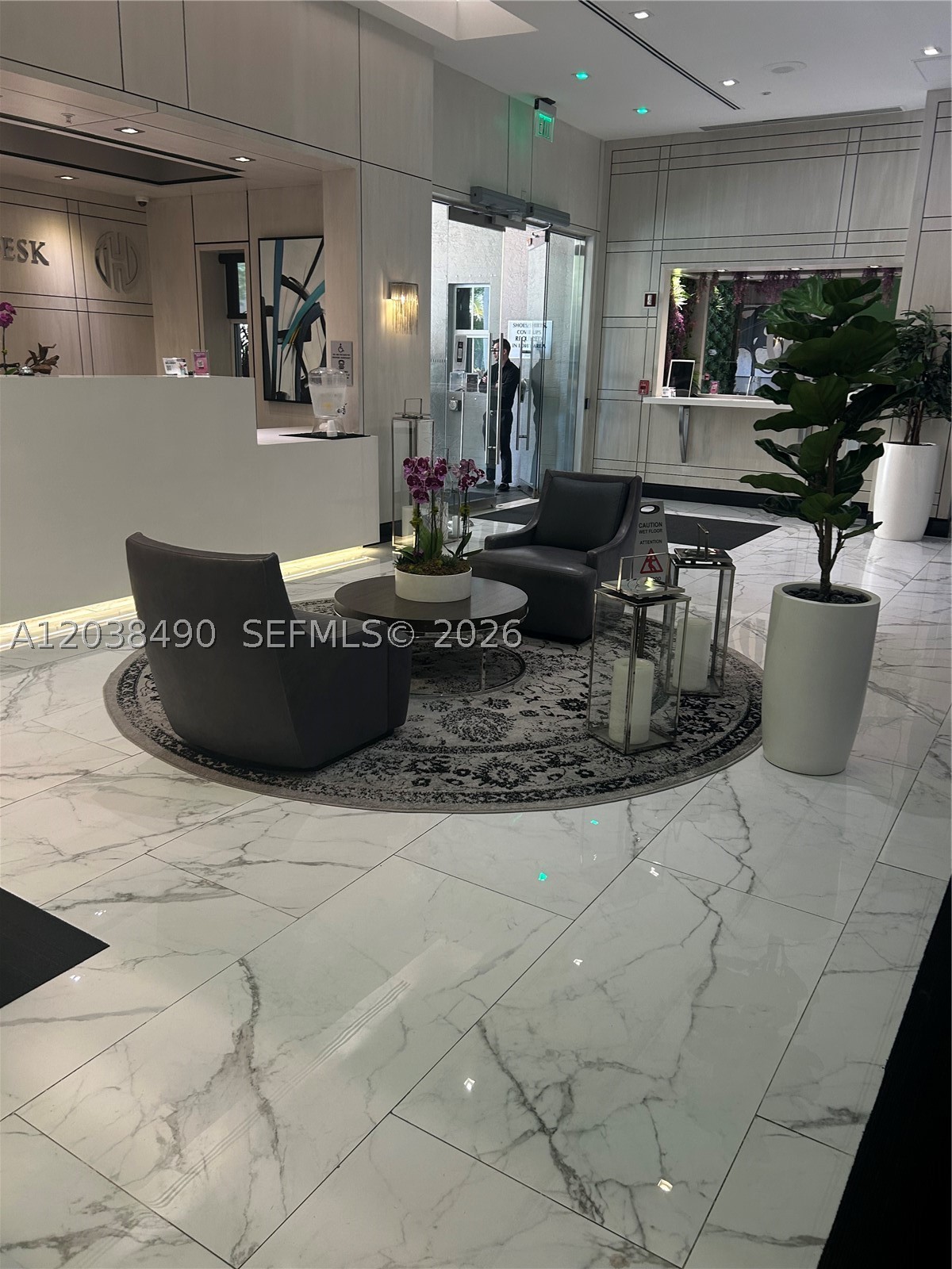 185 SE 14th Ter #1812, Miami FL 33131