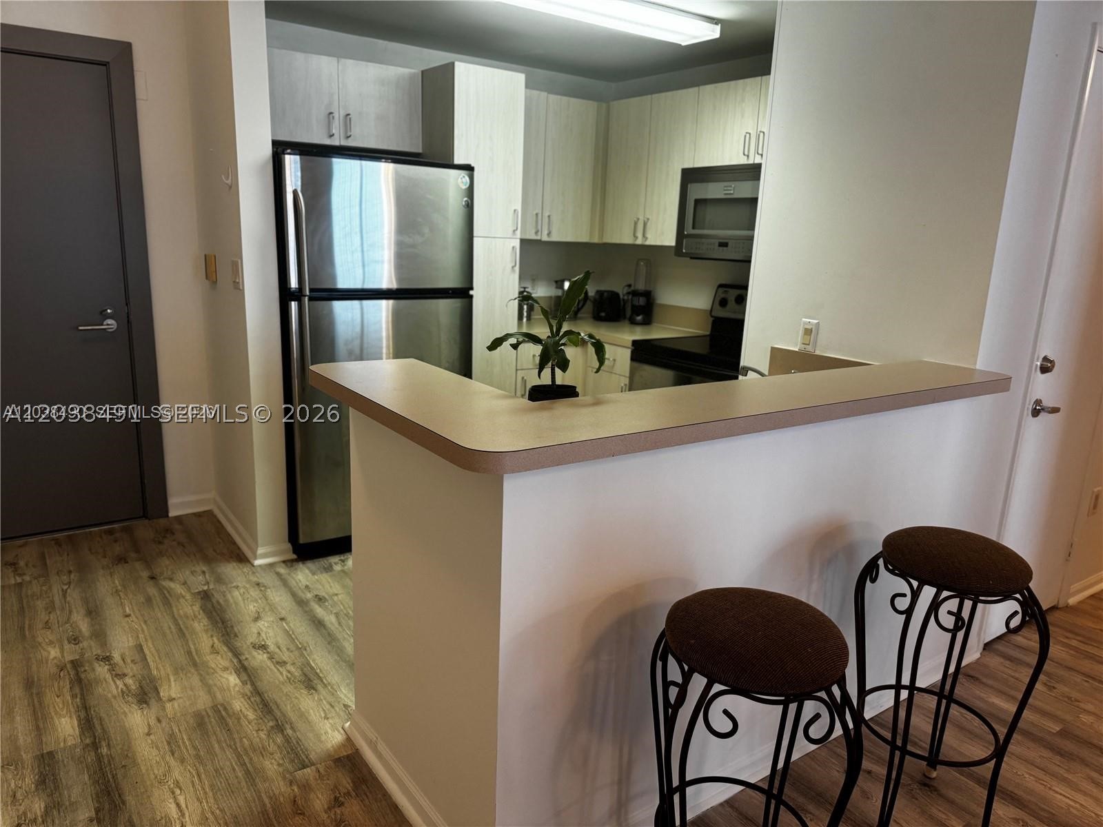 185 SE 14th Ter #1812, Miami FL 33131