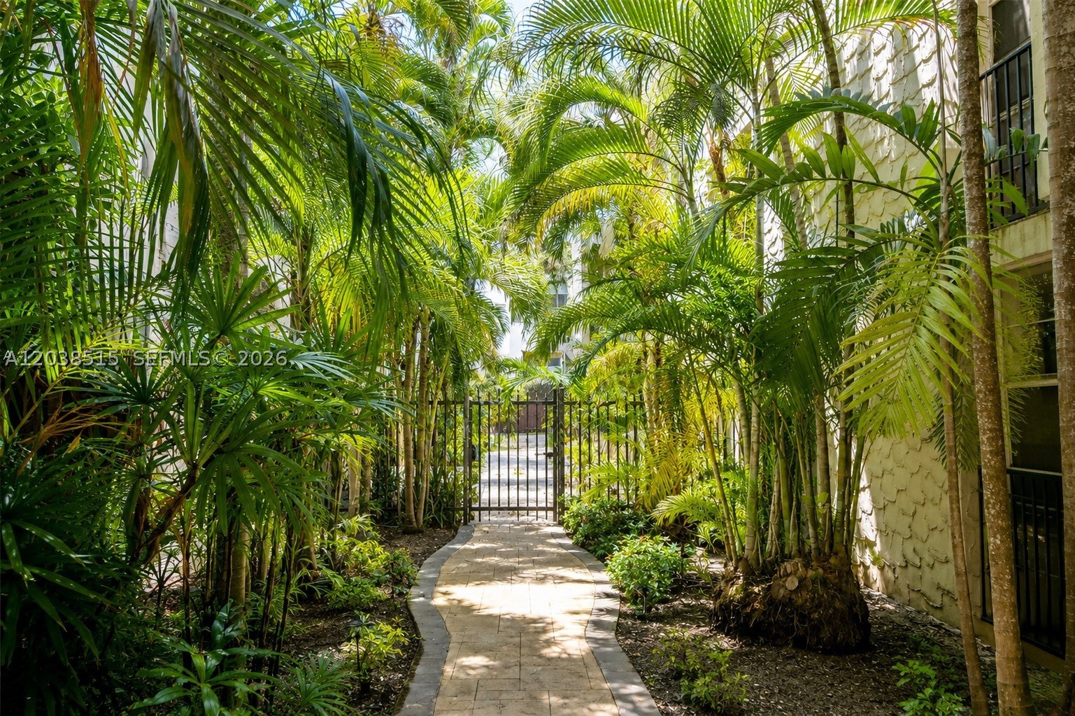 6904 N Kendall Dr #F305, Pinecrest FL 33156