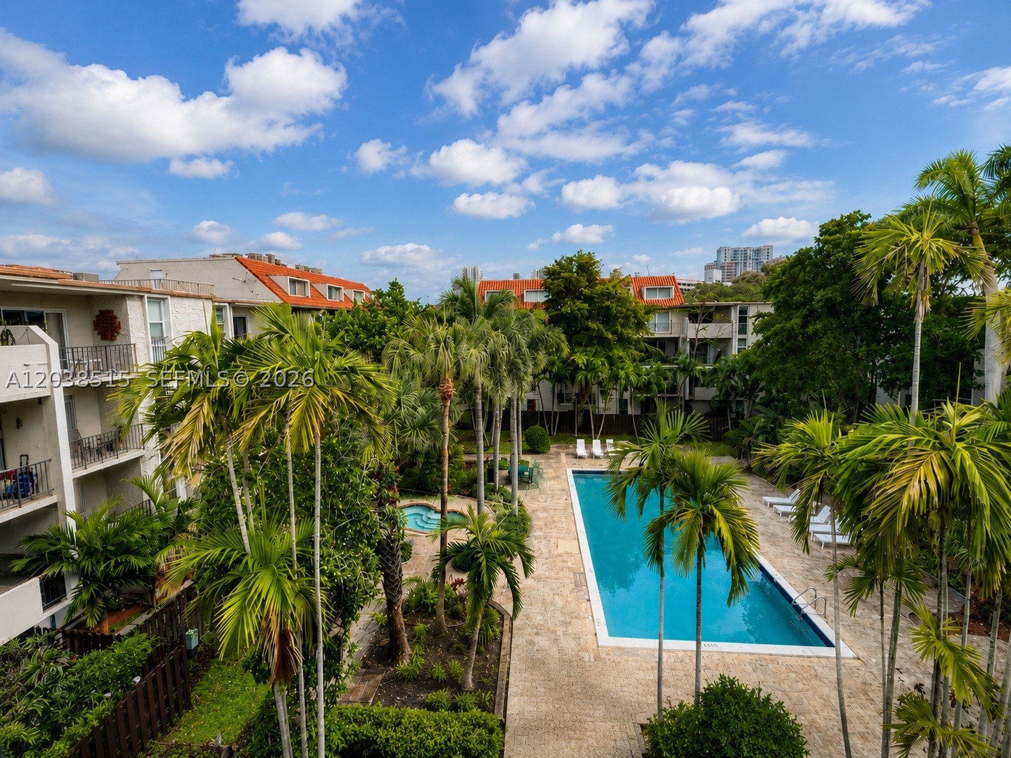 6904 N Kendall Dr #F305, Pinecrest FL 33156