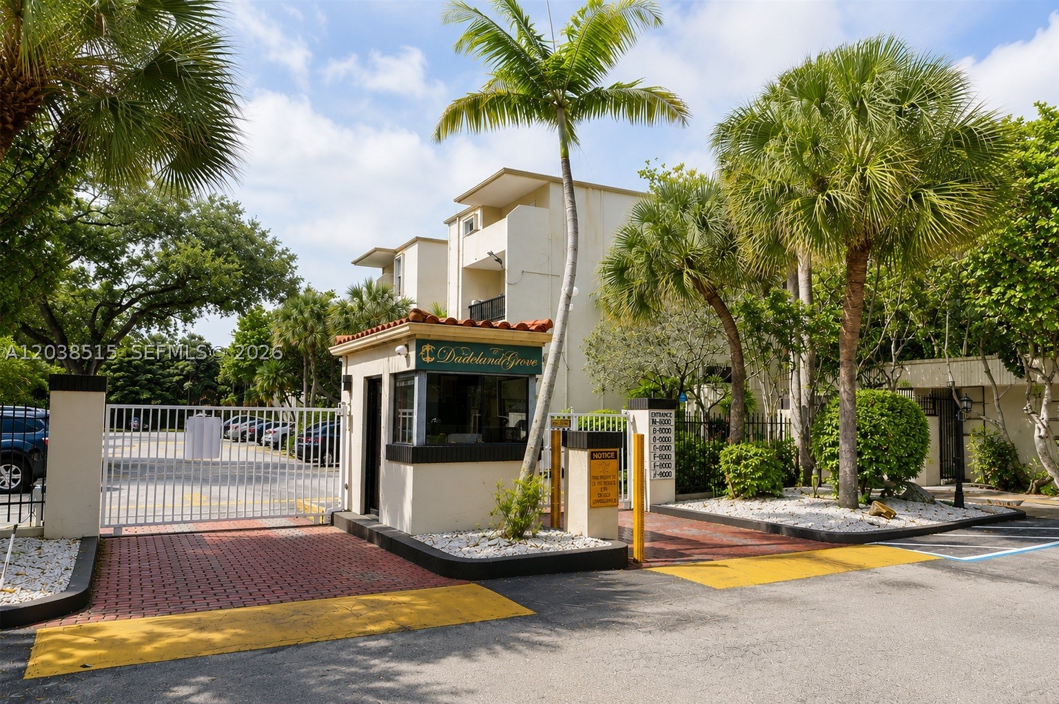 6904 N Kendall Dr #F305, Pinecrest FL 33156