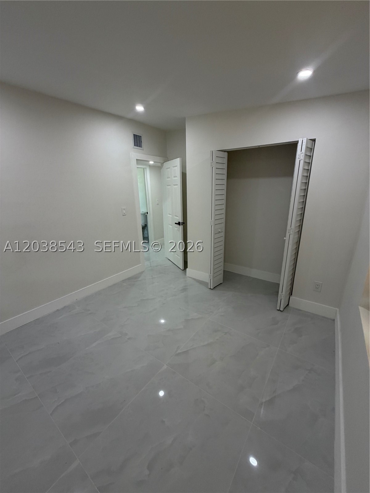Opa Locka FL 33054 - A12038543