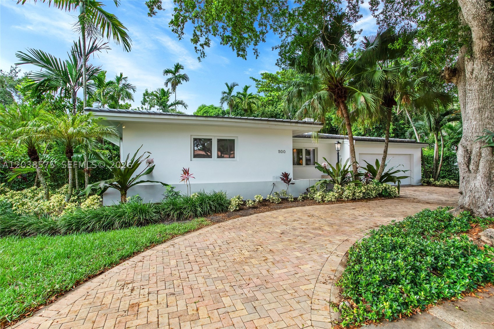 1100 S Alhambra Cir, Coral Gables FL 33146