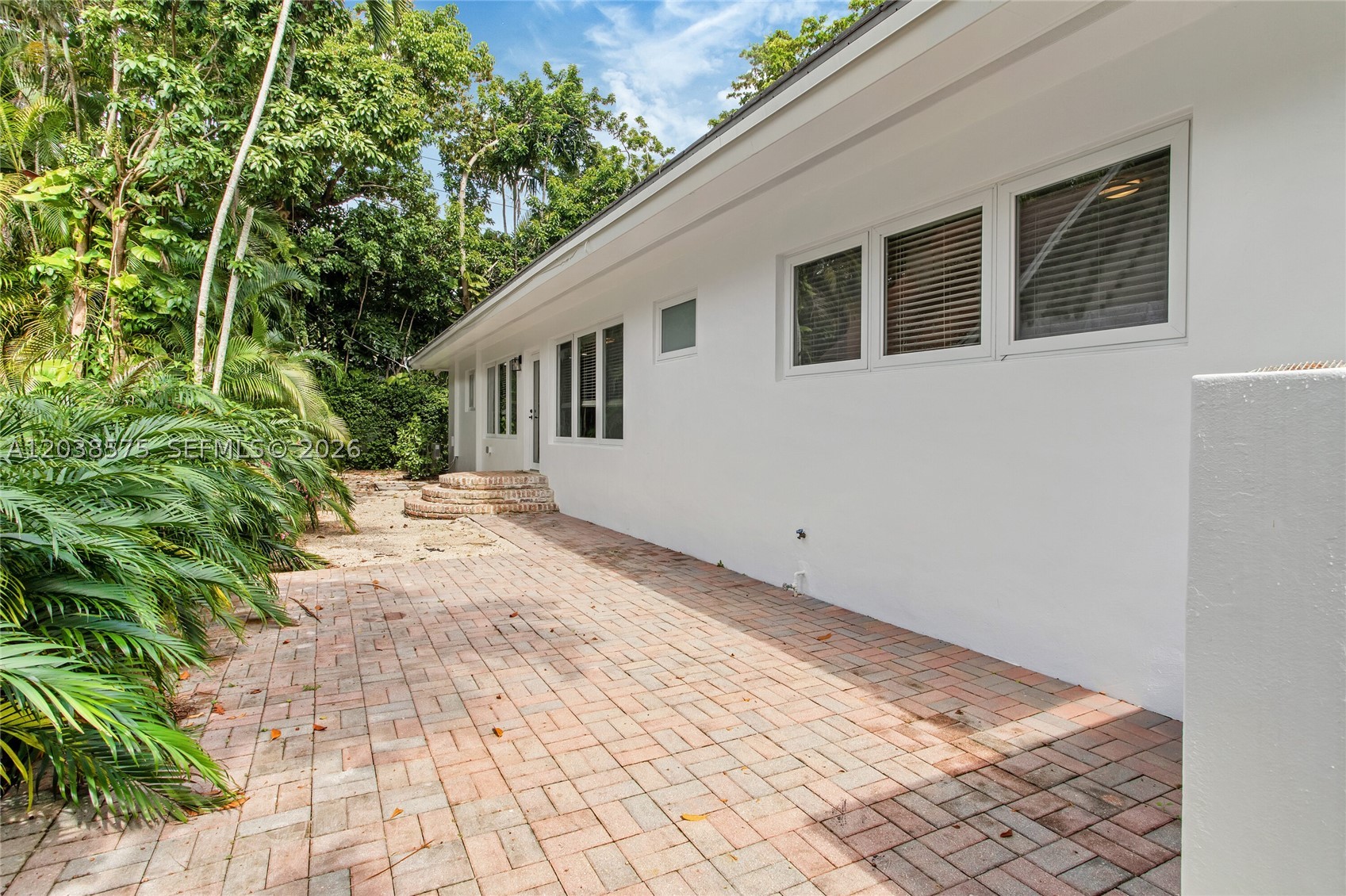 1100 S Alhambra Cir, Coral Gables FL 33146