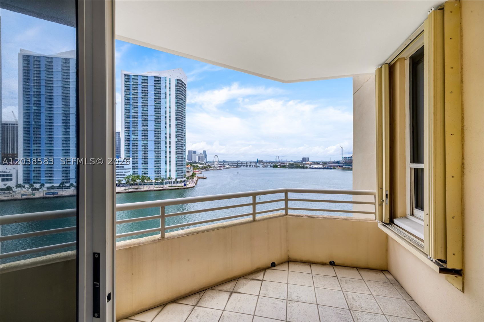 888 Brickell Key Dr #1010, Miami FL 33131