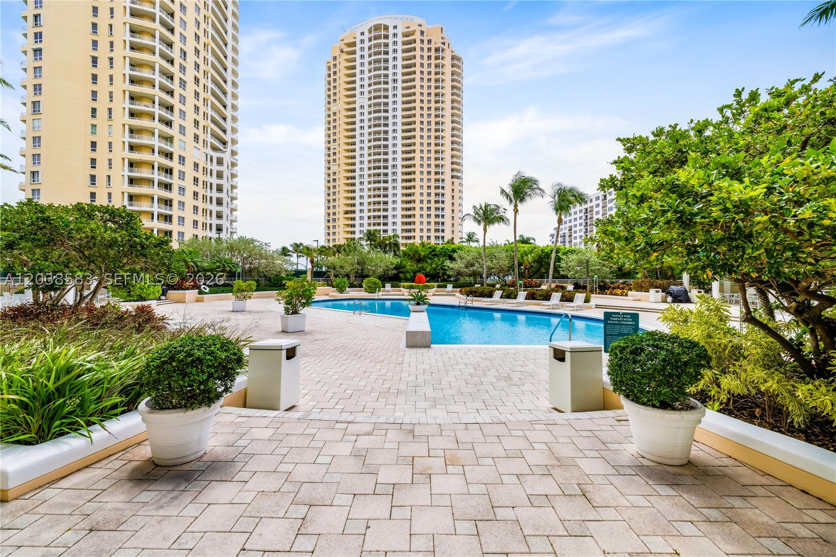 888 Brickell Key Dr #1010, Miami FL 33131