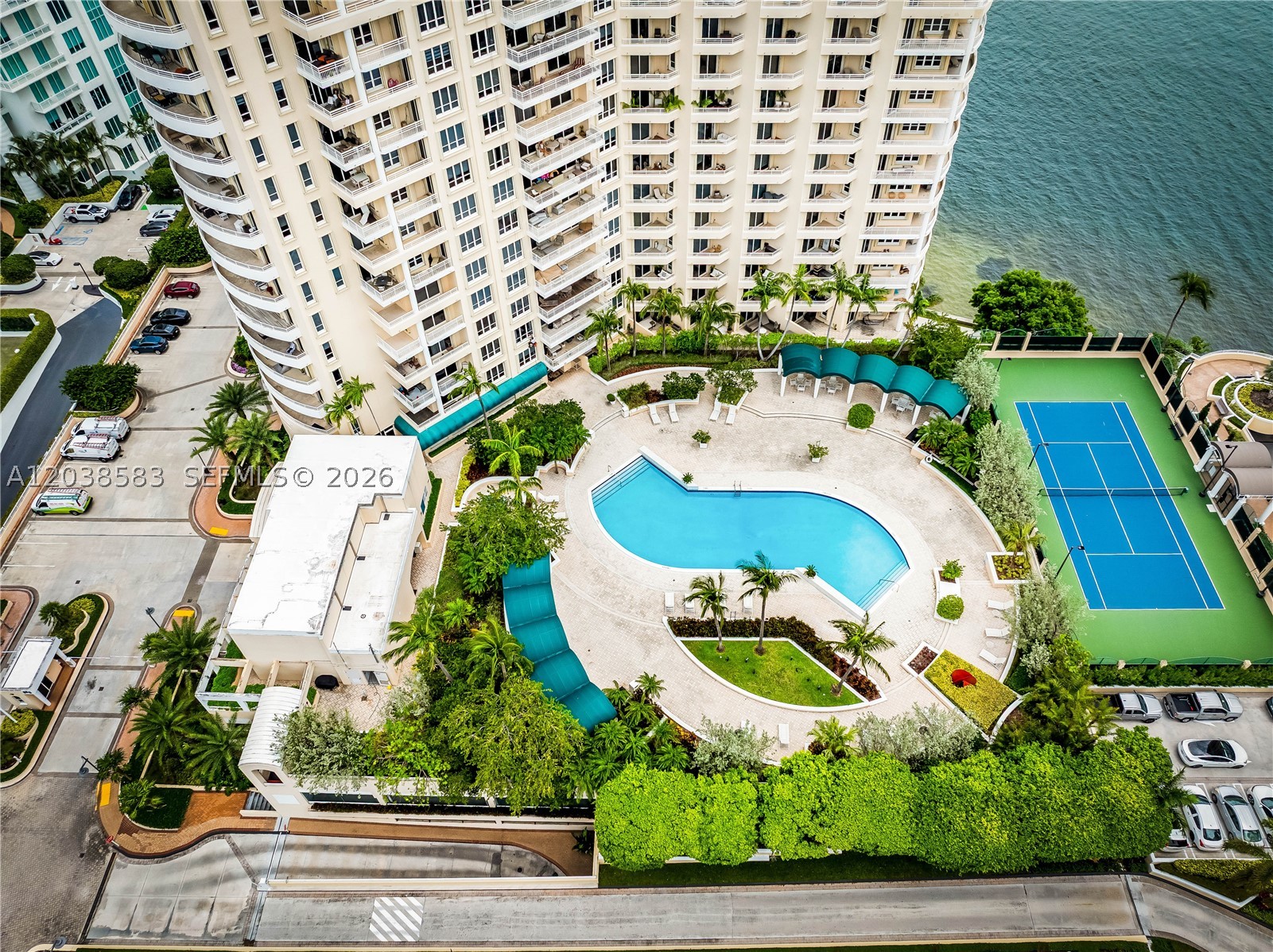 888 Brickell Key Dr #1010, Miami FL 33131
