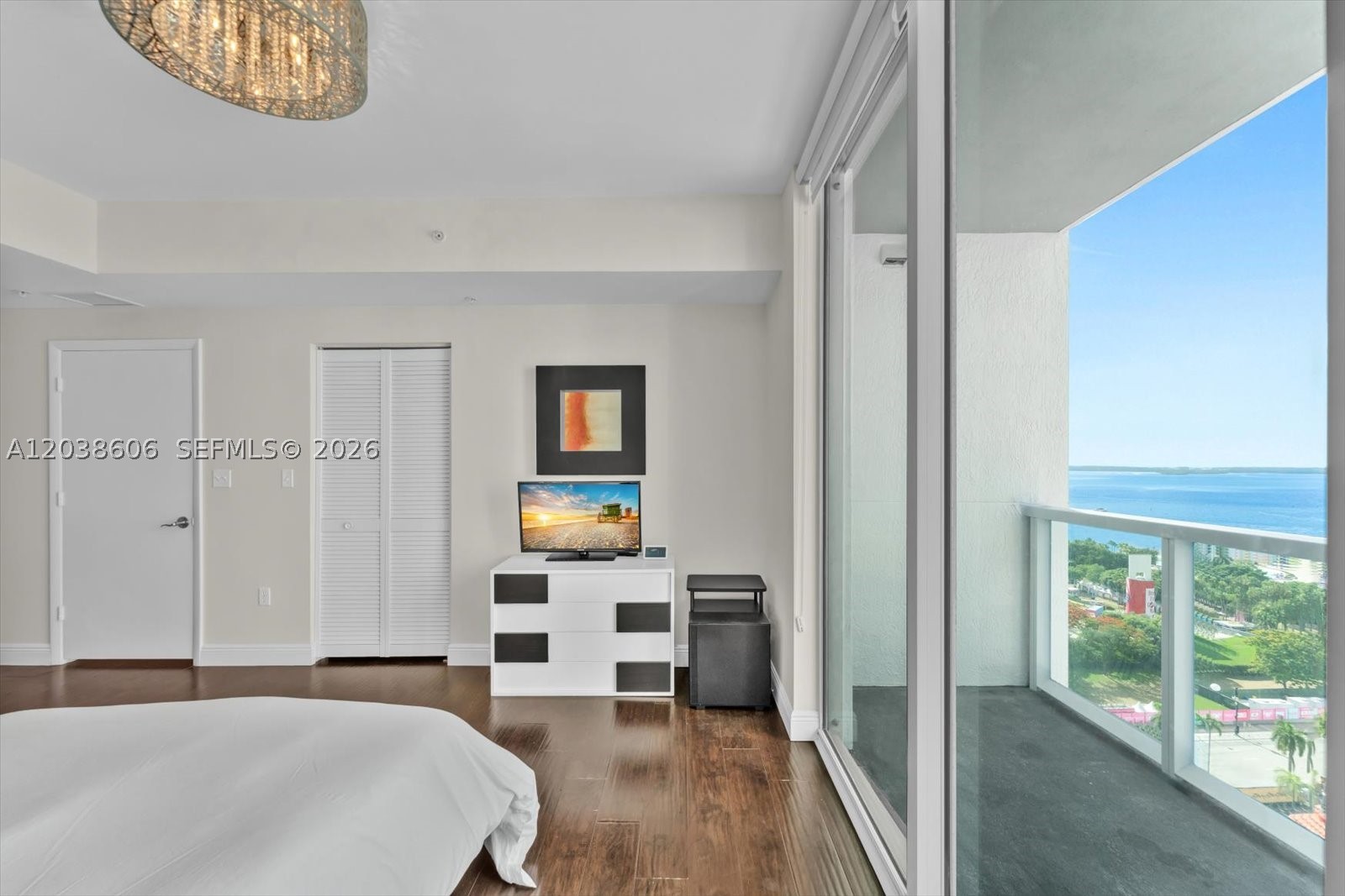 244 Biscayne Blvd #1803, Miami FL 33132