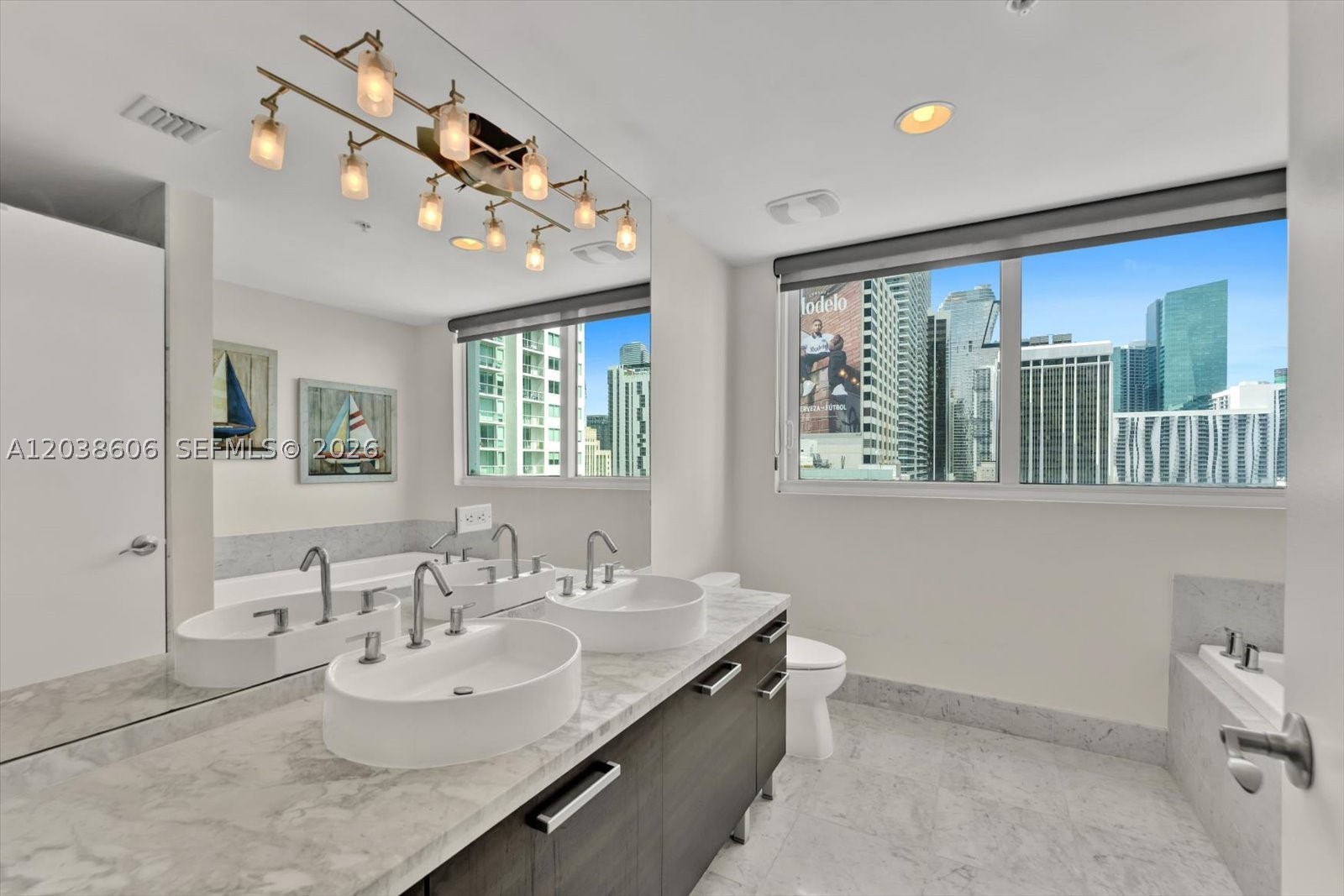 244 Biscayne Blvd #1803, Miami FL 33132