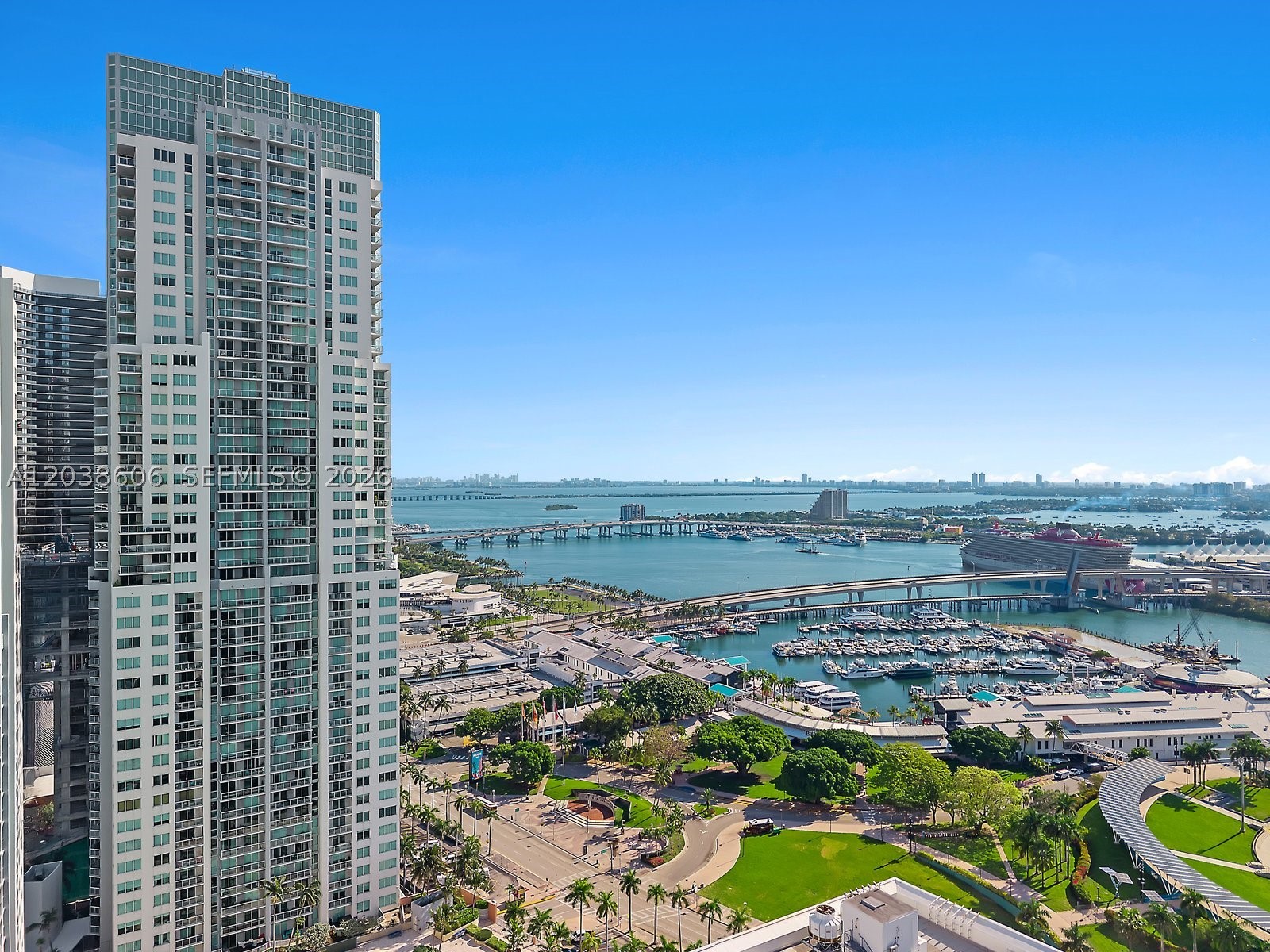 244 Biscayne Blvd #1803, Miami FL 33132