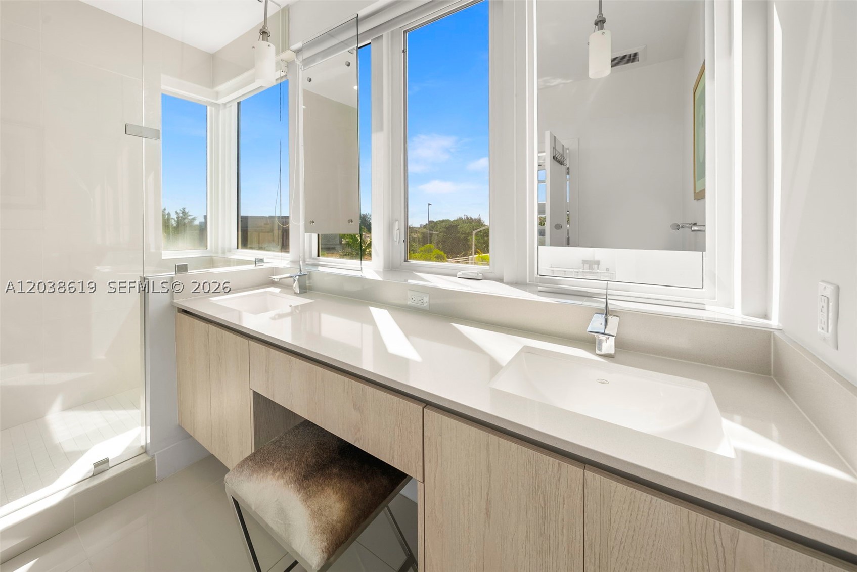 39 N Shore Dr, Miami Beach FL 33141