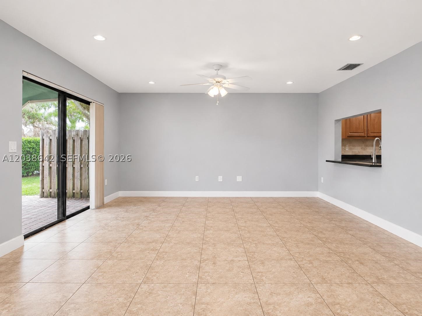 5476 Gate Lake Rd #5476, Tamarac FL 33319