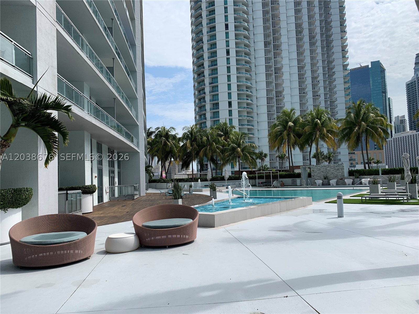 90 SW 3rd St #4311, Miami FL 33130