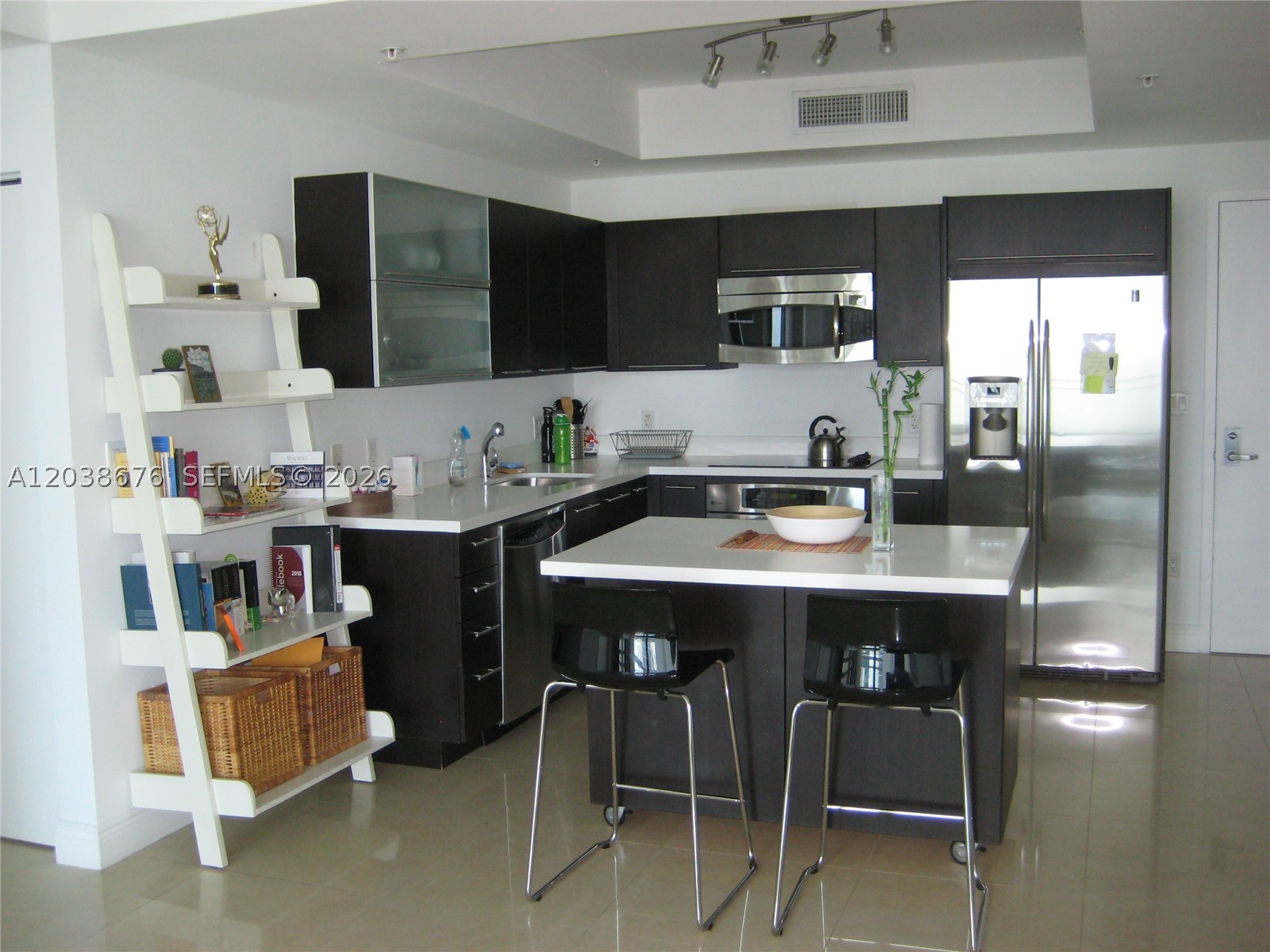 90 SW 3rd St #4311, Miami FL 33130