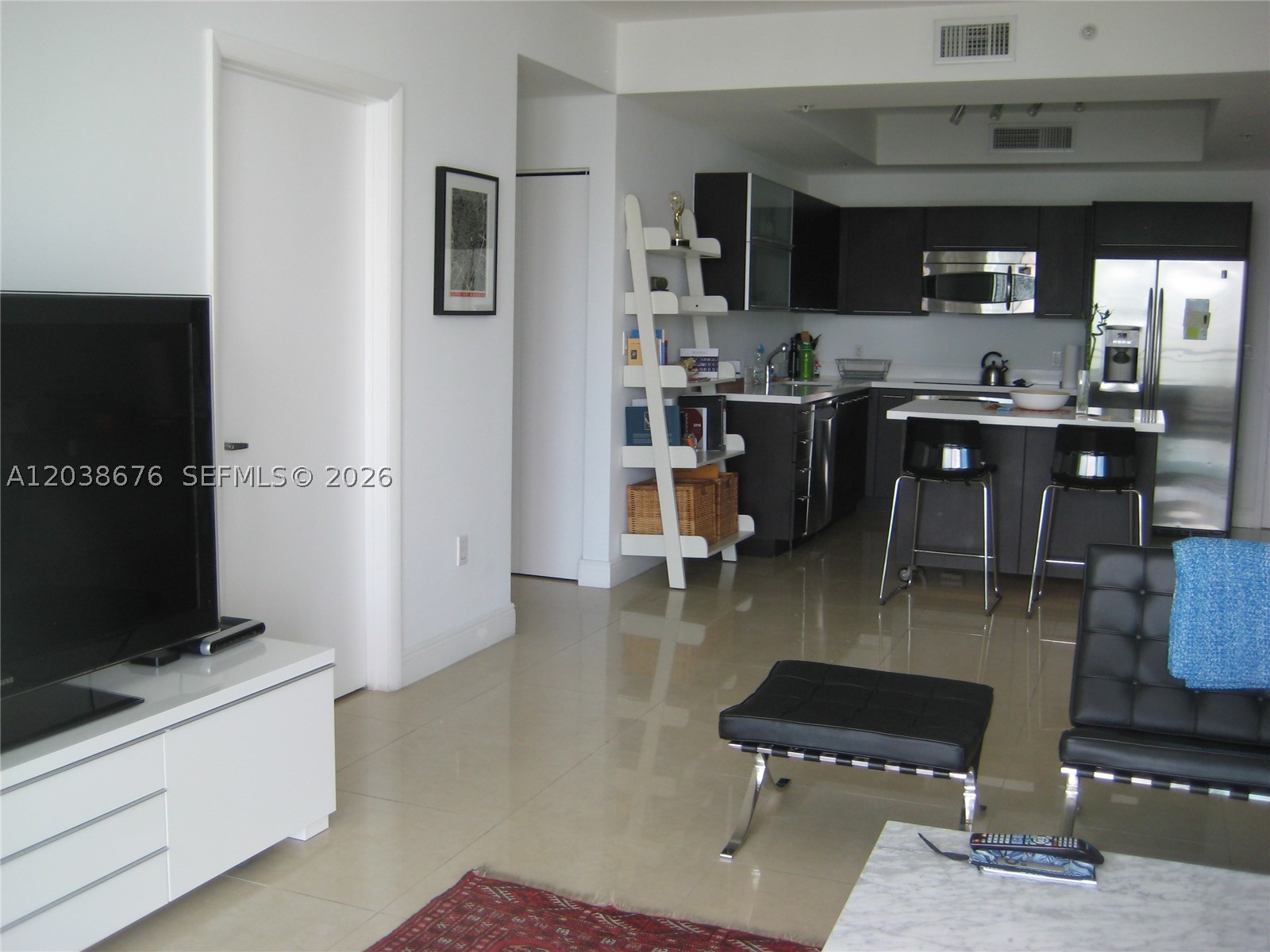 90 SW 3rd St #4311, Miami FL 33130