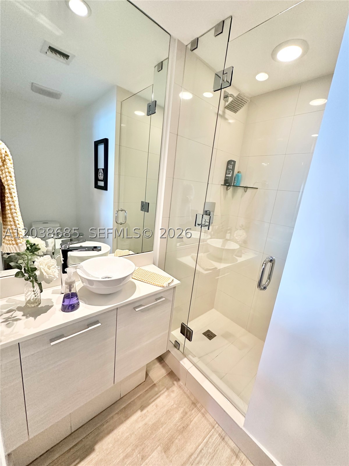 650 NE 32nd St #1404, Miami FL 33137