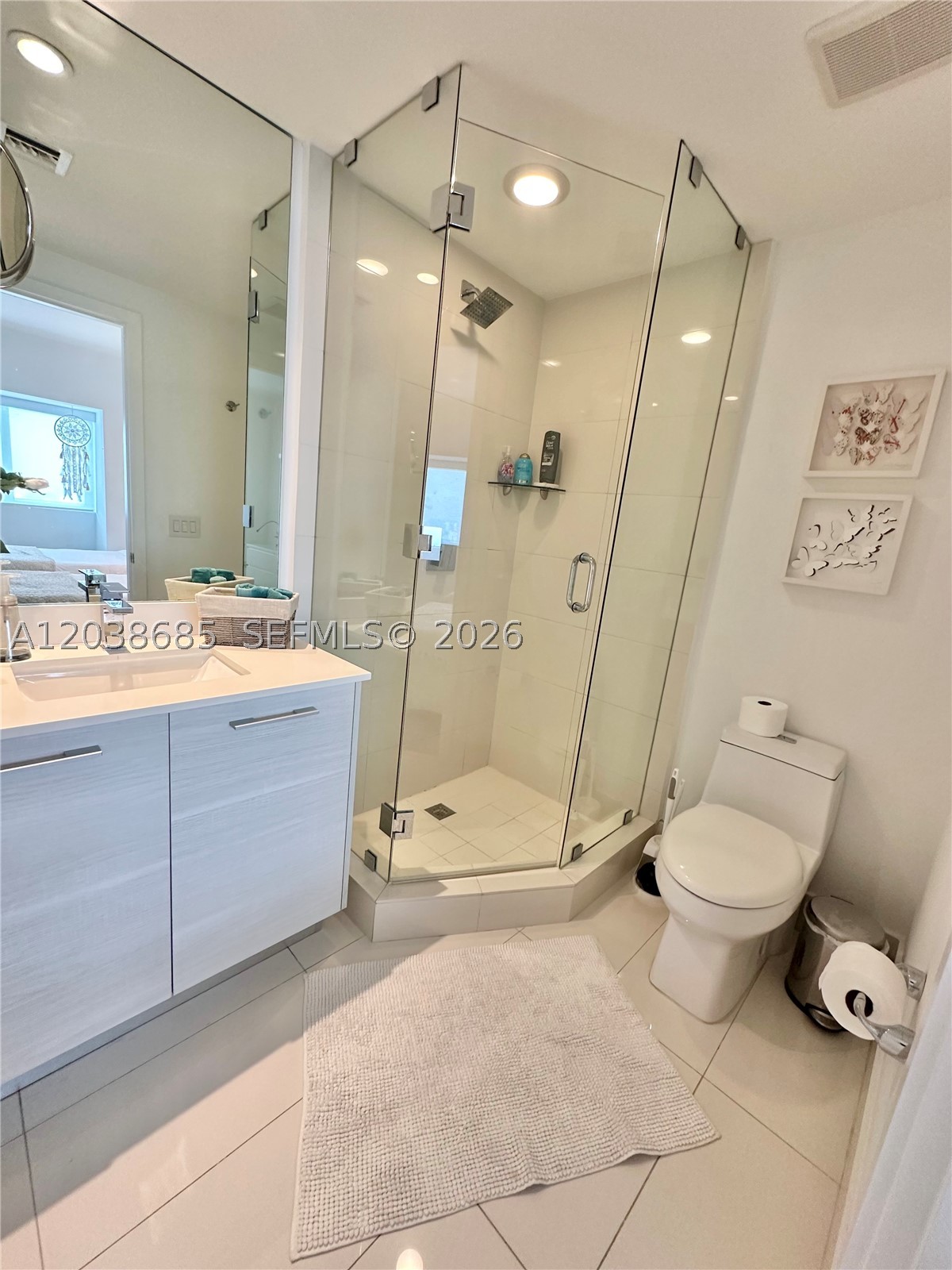 650 NE 32nd St #1404, Miami FL 33137
