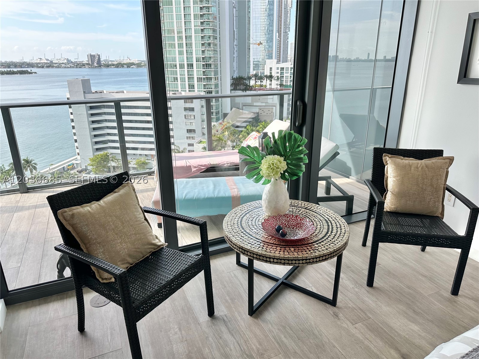 650 NE 32nd St #1404, Miami FL 33137