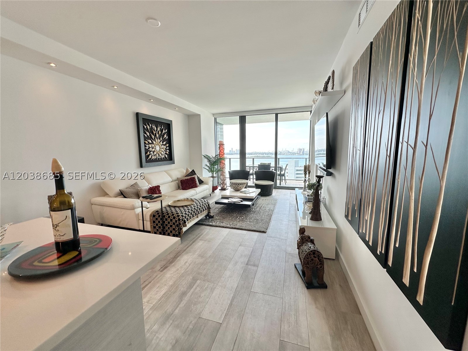 650 NE 32nd St #1404, Miami FL 33137