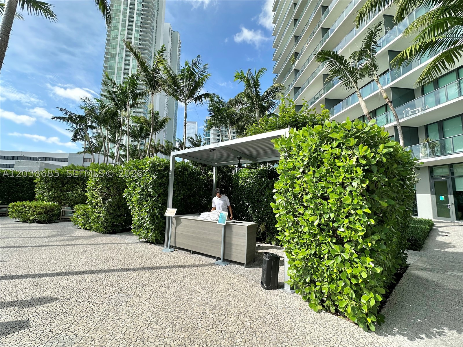 650 NE 32nd St #1404, Miami FL 33137