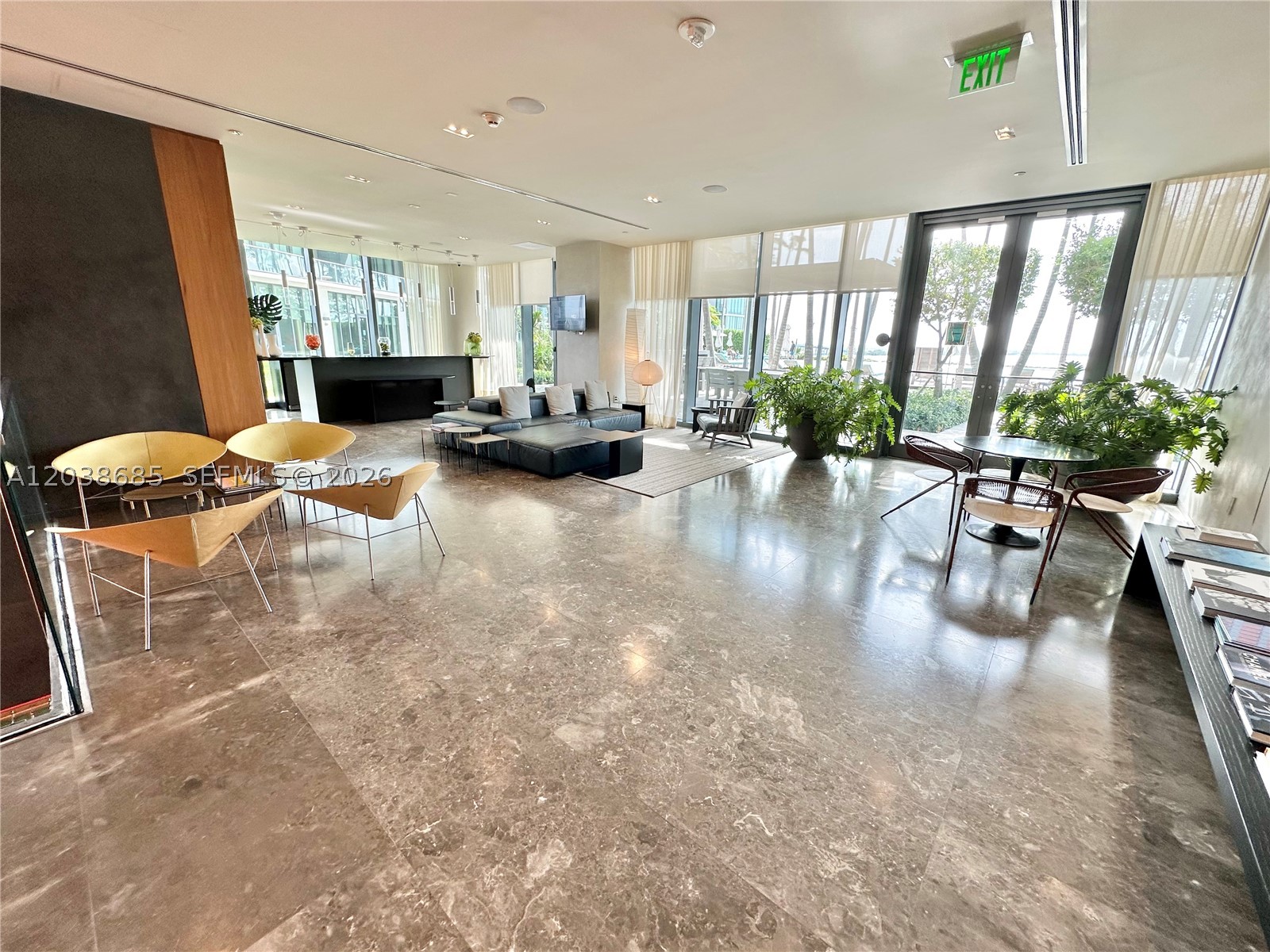 650 NE 32nd St #1404, Miami FL 33137