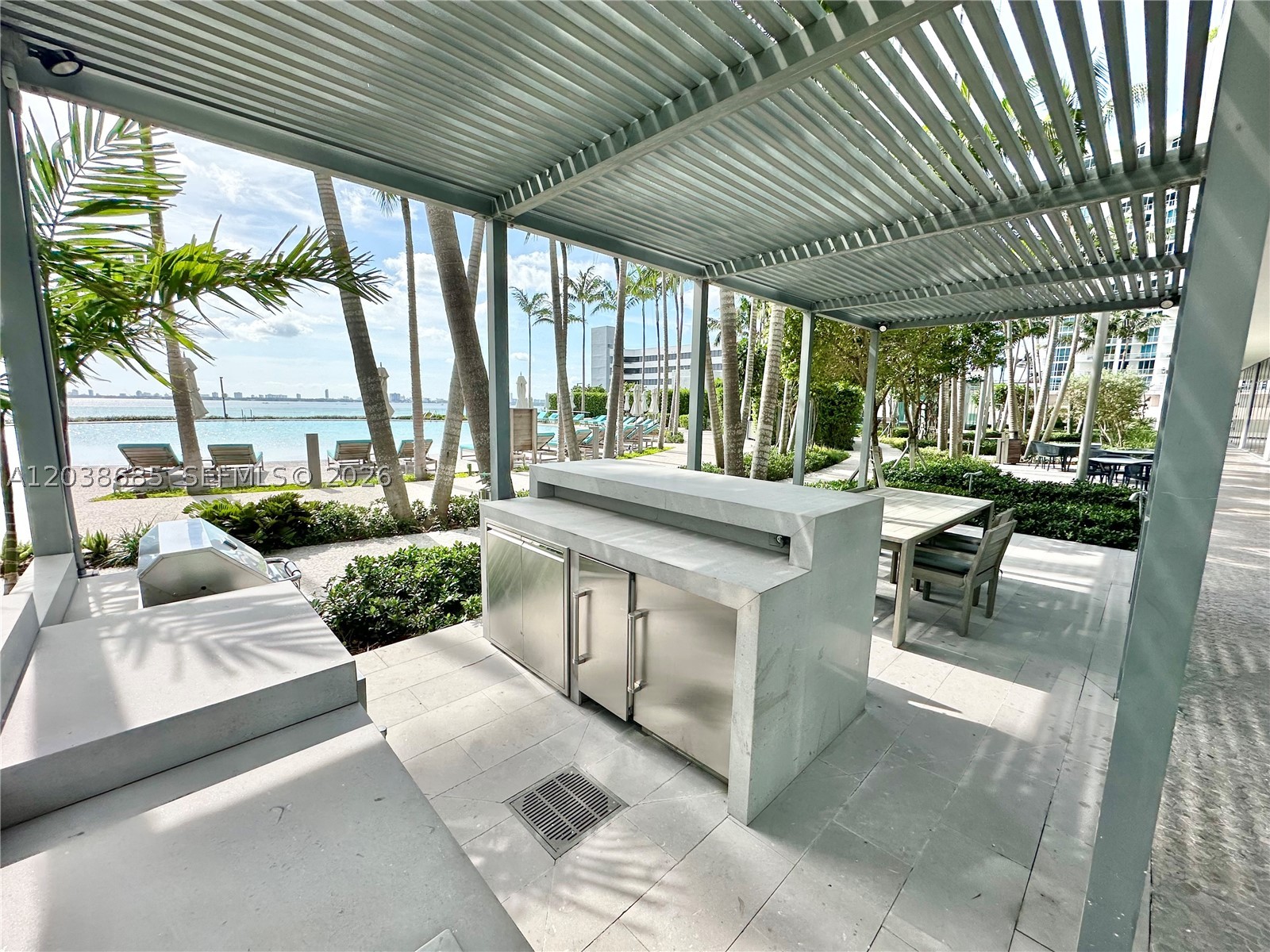 650 NE 32nd St #1404, Miami FL 33137