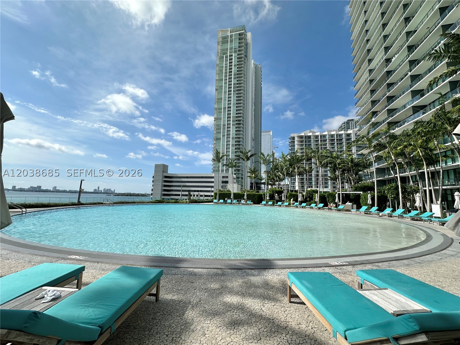 650 NE 32nd St #1404, Miami FL 33137