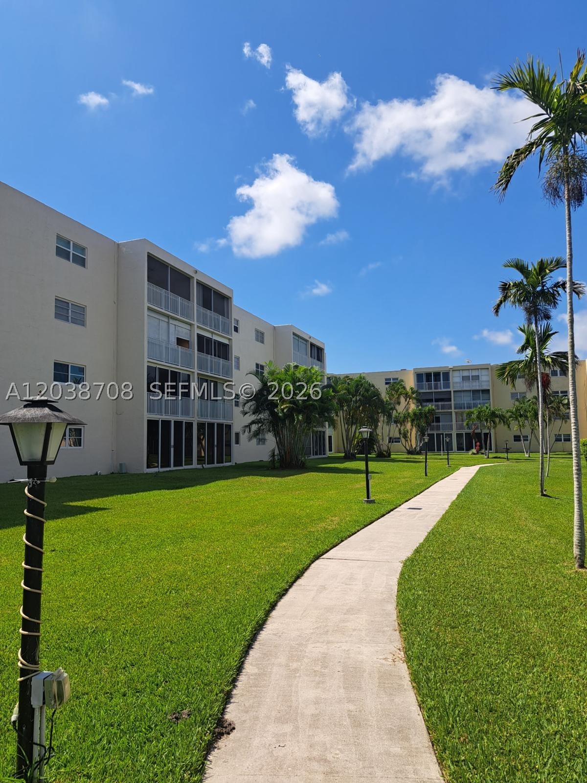 1024 SE 3rd Ave #304, Dania Beach FL 33004