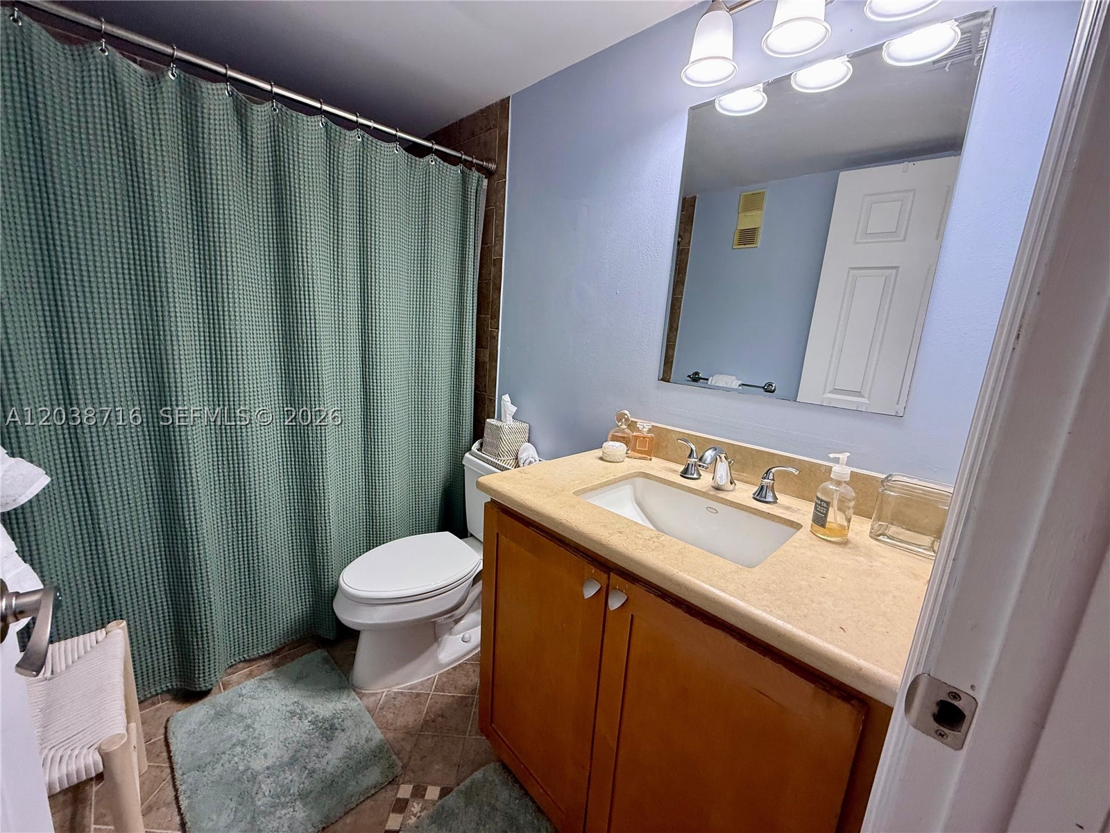 770 Claughton Island Dr #2016, Miami FL 33131