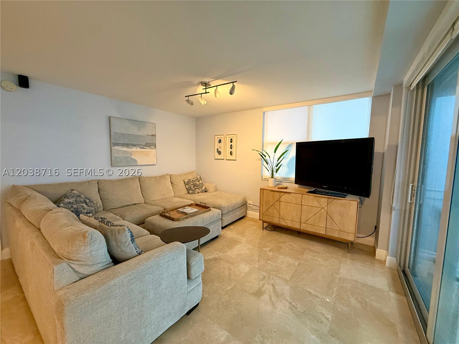 770 Claughton Island Dr #2016, Miami FL 33131