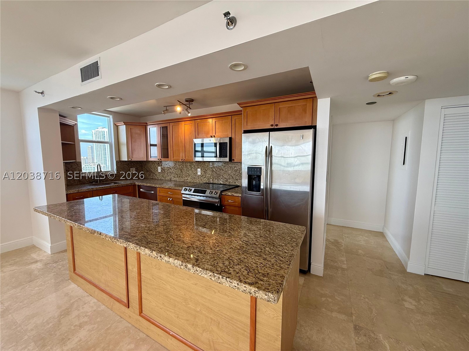 770 Claughton Island Dr #2016, Miami FL 33131