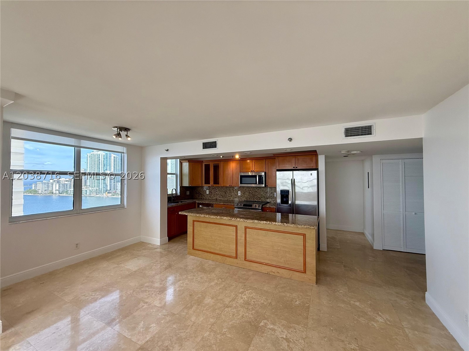 770 Claughton Island Dr #2016, Miami FL 33131