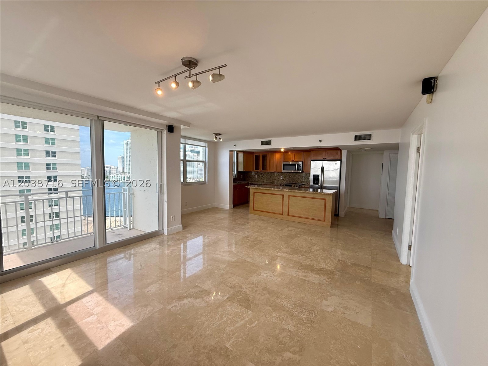 770 Claughton Island Dr #2016, Miami FL 33131