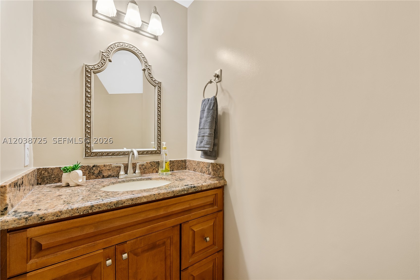 2021 Barcelona Ter, Margate FL 33063