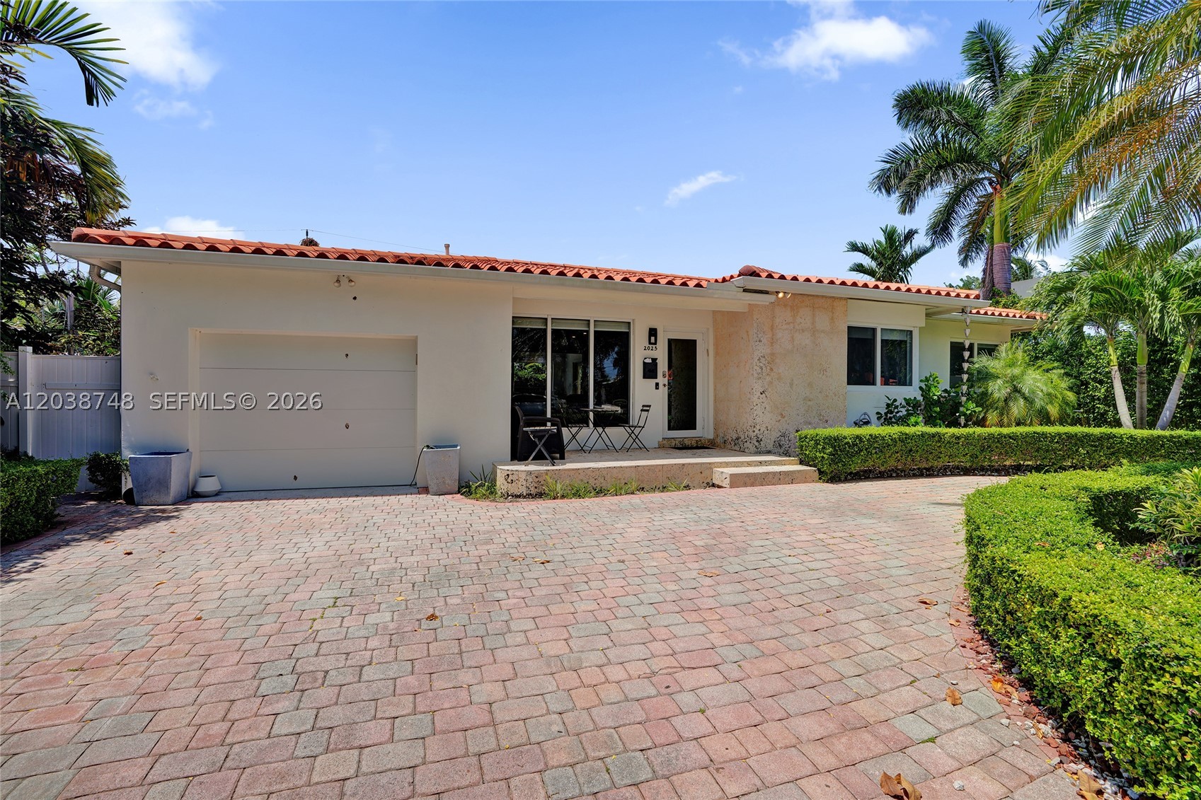 2025 Alamanda Dr, North Miami FL 33181