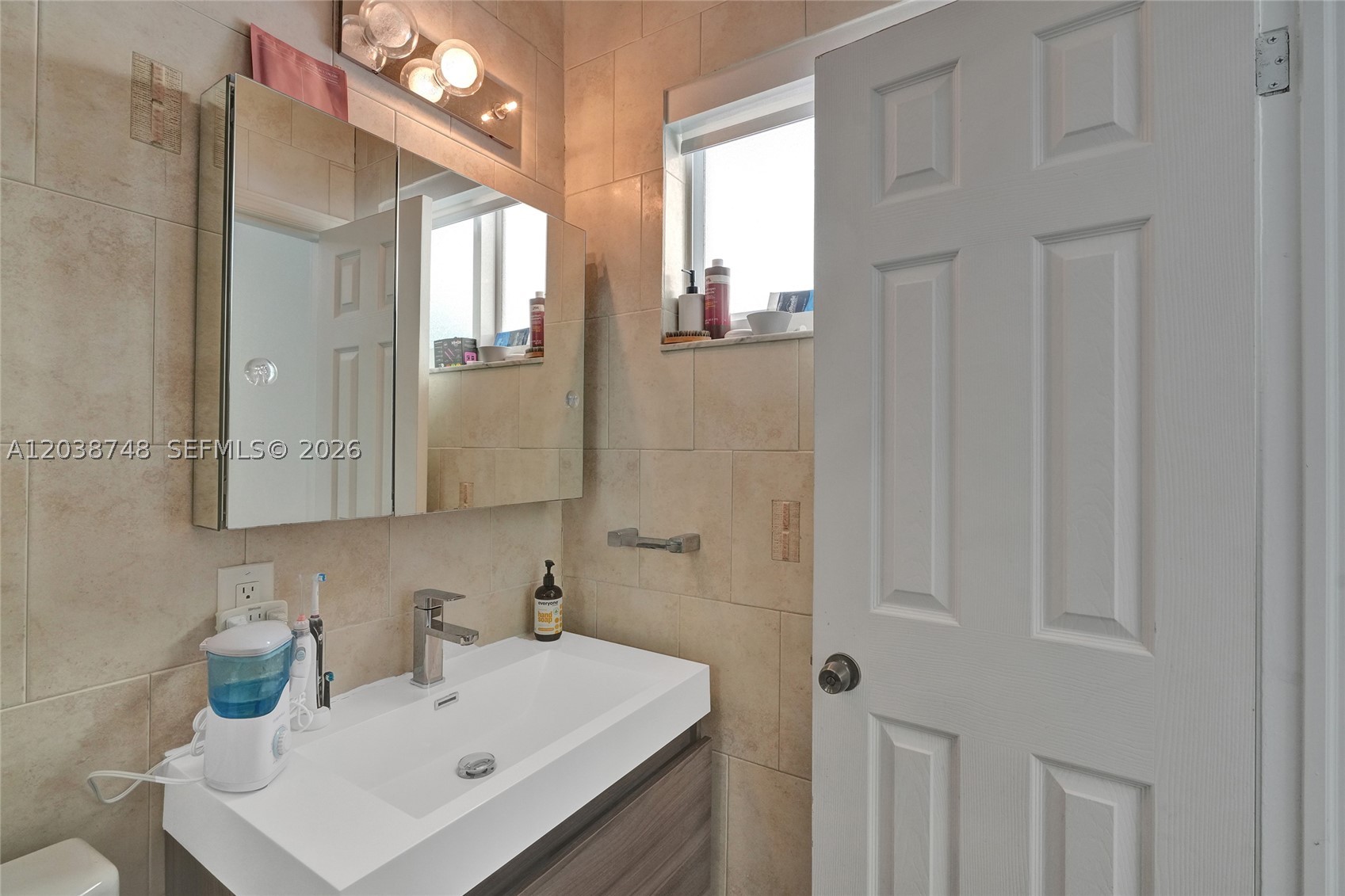 2025 Alamanda Dr, North Miami FL 33181