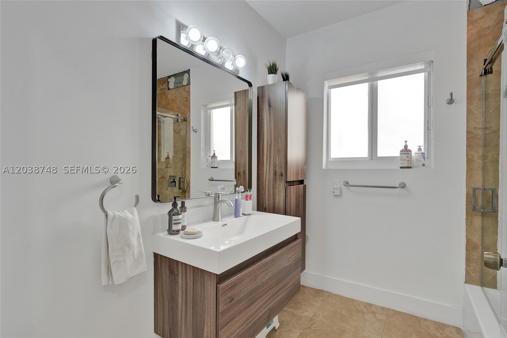 2025 Alamanda Dr, North Miami FL 33181