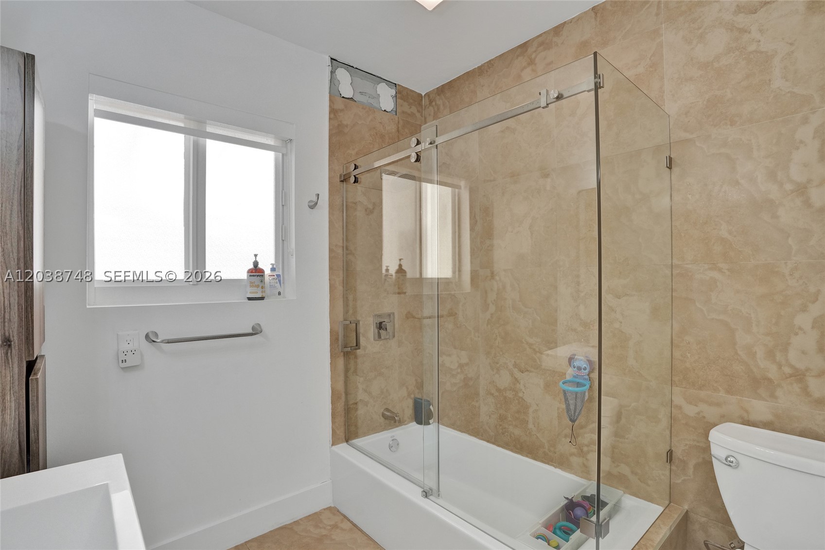 2025 Alamanda Dr, North Miami FL 33181