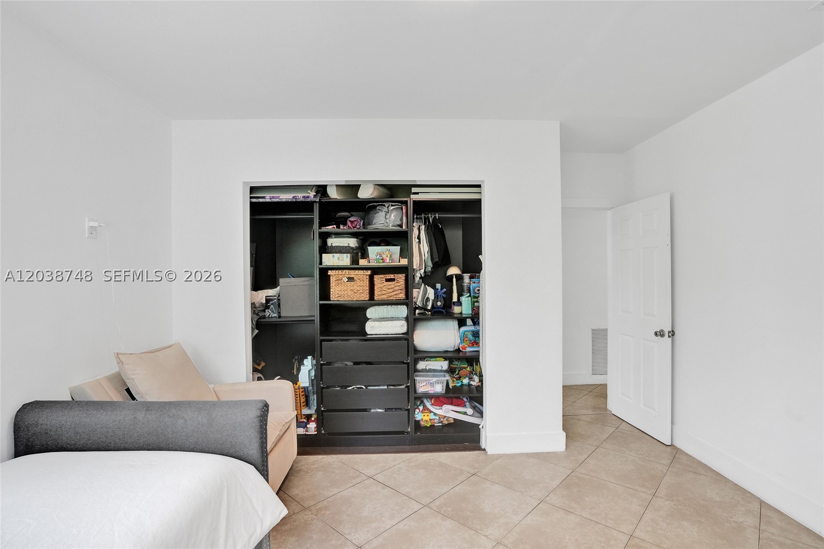 2025 Alamanda Dr, North Miami FL 33181