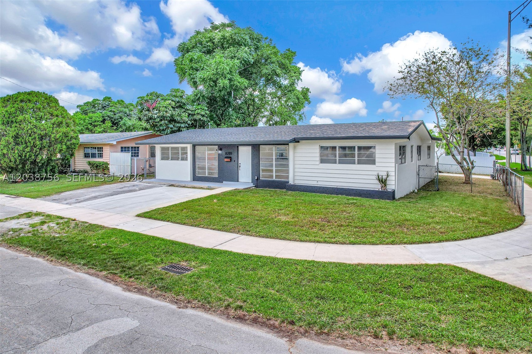 8201 SW 42nd St, Miami FL 33155
