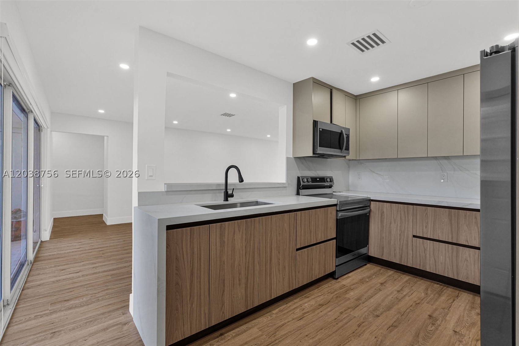 8201 SW 42nd St, Miami FL 33155